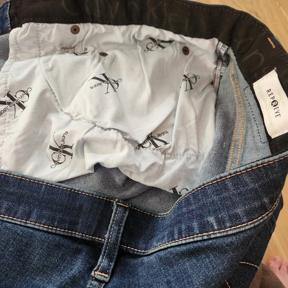 NWT Calvin Klein plus size Jean Shorts. Size 24 W. Dark blue denim - Picture 9 of 9